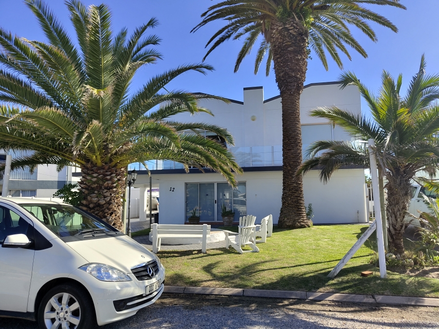 To Let 3 Bedroom Property for Rent in Stilbaai Wes Western Cape